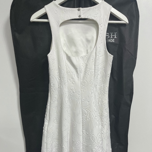 Club Monaco - Floral Scuba White Dress - Size 00 - Sleveless, Backless, Cocktail - Picture 3 of 5